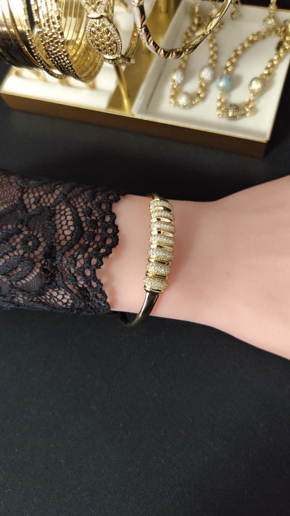 Derin Bangle