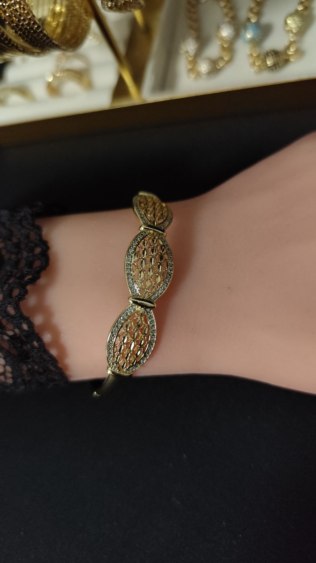 Ada Bangle
