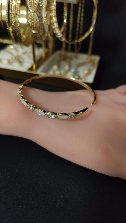 Nill Bangle