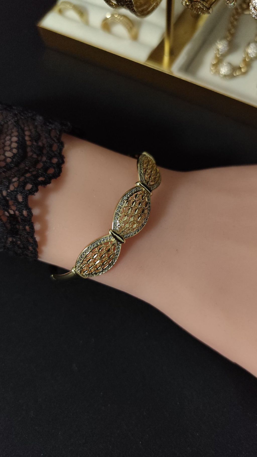 Ada Bangle