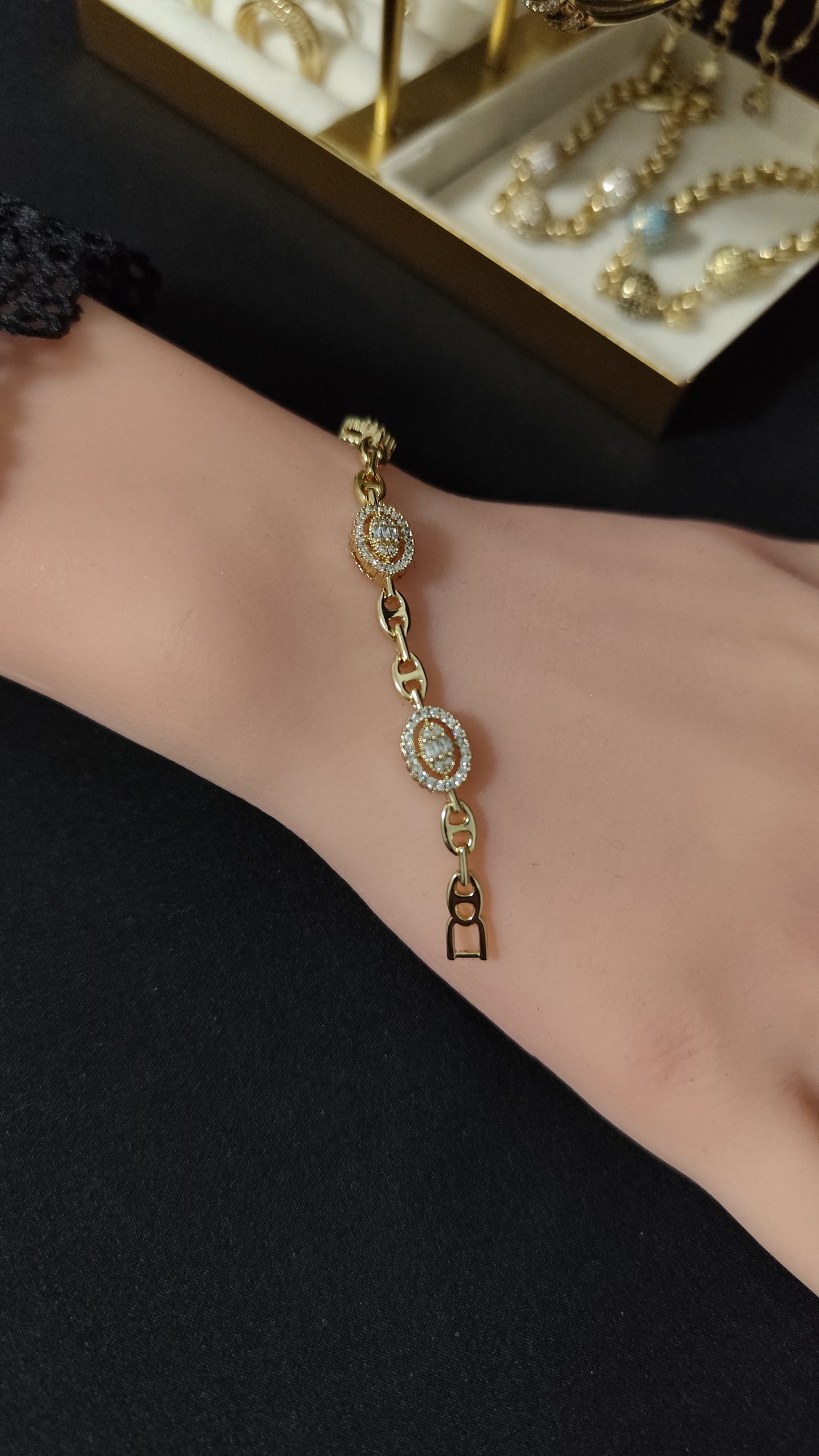 Queen Braclet